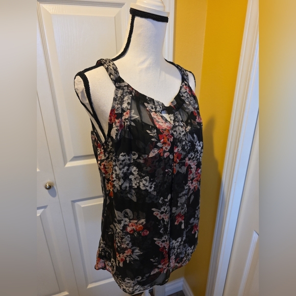 WHITE HOUSE BLACK MARKET FLORAL BLOUSE, SIZE 8 - Picture 9 of 11